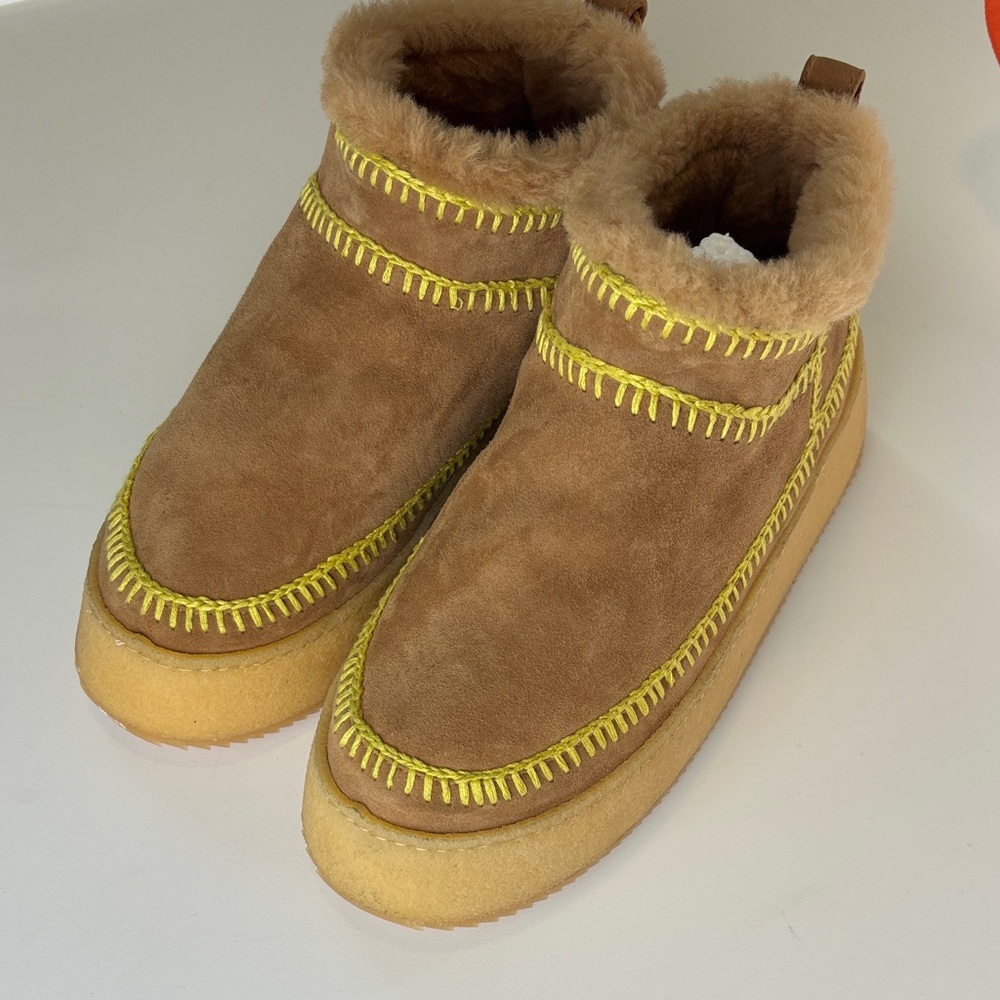 NEW‎ Laidback London Shearling-Lined Suede Ankle Booties Tan Boho Luxe 8